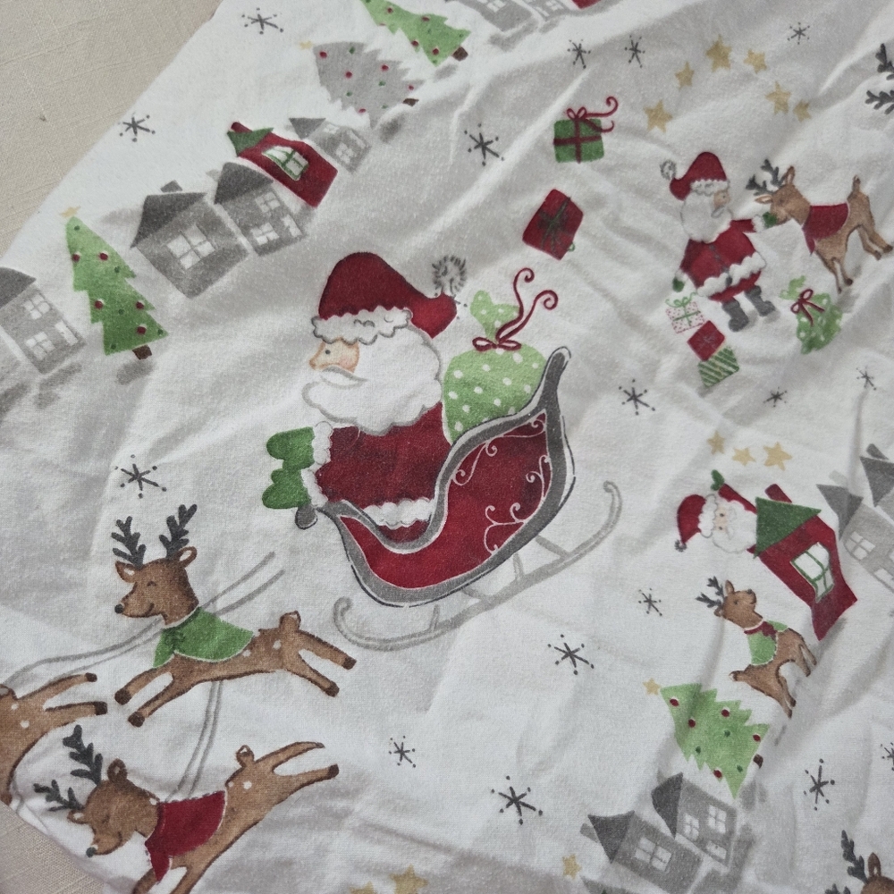 Pottery Barn Kids Holiday Santa Reindeer Fitted Crib Sheet 100% Cotton Flannel - Picture 5 of 8